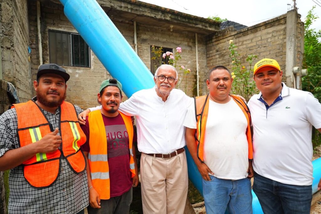 538656542_1167237348772771_3528504601468549988_n-1024x683 Llevan Agua a Jalcocotán Después de 40 años