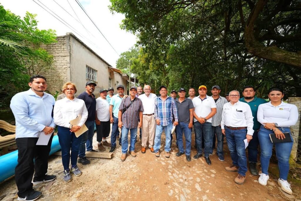 539157914_1167237238772782_7680427857551576577_n-1024x683 Llevan Agua a Jalcocotán Después de 40 años