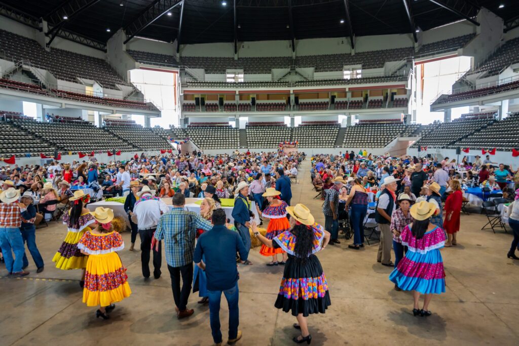 515437491_1098253755730898_2122084731517931504_n-1024x683 Celebran el Día de la Abuela y el Abuelo en el Auditorio Amado Nervo