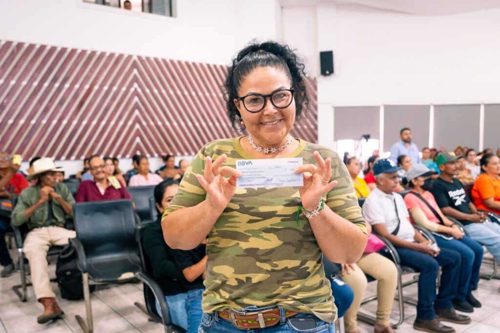 515954981_1081668014056139_3209007385042591591_n-1024x683 DIF Nayarit Entrega Apoyos a 167 Familias Vulnerable del Estado