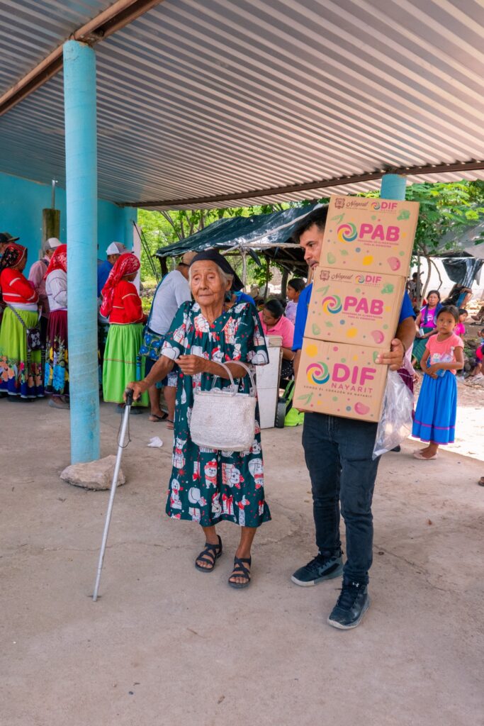 529352728_1080837667472507_5885815419427930609_n-683x1024 DIF Nayarit Lleva Dotaciones Alimentarias a las Comunidades más Alejadas