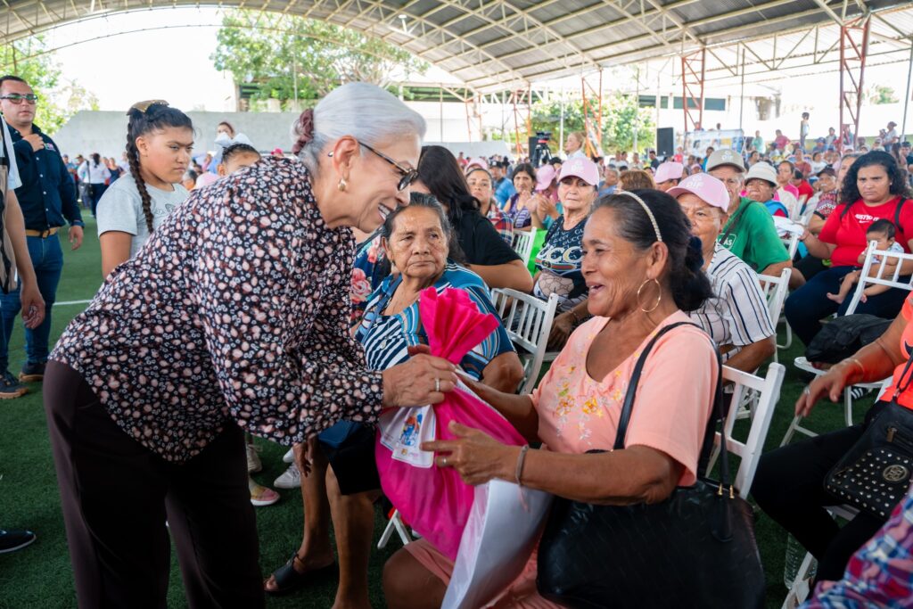 536268122_1092722652950675_4308984014643141967_n-1024x683 Entrega DIF Nayarit más de 5 mil 200 Apoyos y Servicios en Tecuala