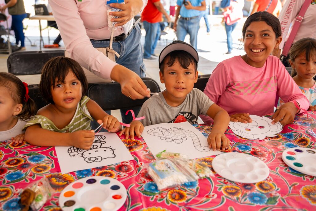536276106_1092722746283999_3500726867757982376_n-1024x683 Entrega DIF Nayarit más de 5 mil 200 Apoyos y Servicios en Tecuala