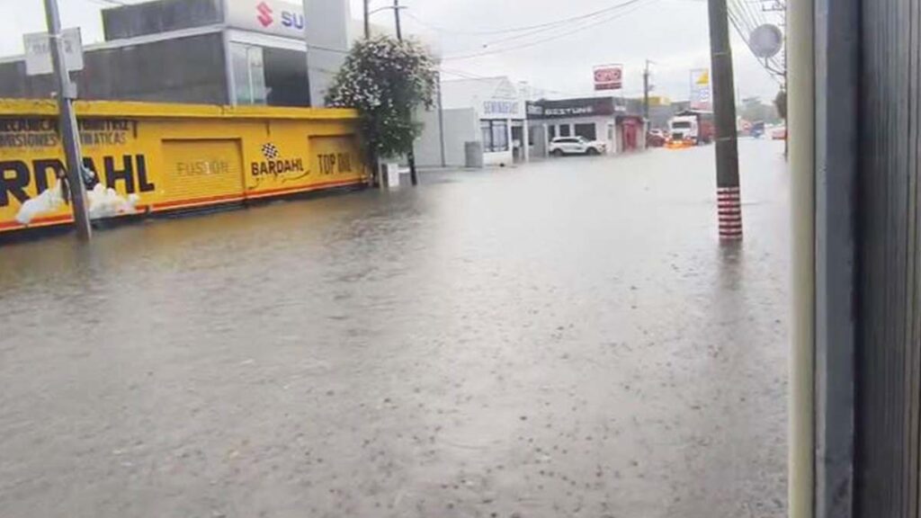 Lluvia5 Se Registran Grandes Inundaciones en Tepic por lluvias Torrenciales