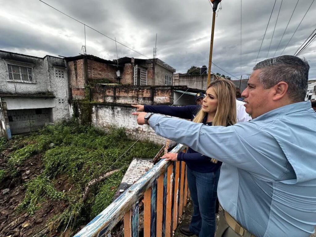 541356055_1173810508115455_239735198670854060_n-1024x768 Funcionarios Estatales Brindan Ayuda a Afectados por Intensas Lluvias