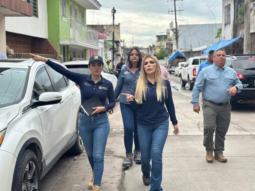 541777052_1173811038115402_8148230188129283674_n-1024x768 Funcionarios Estatales Brindan Ayuda a Afectados por Intensas Lluvias