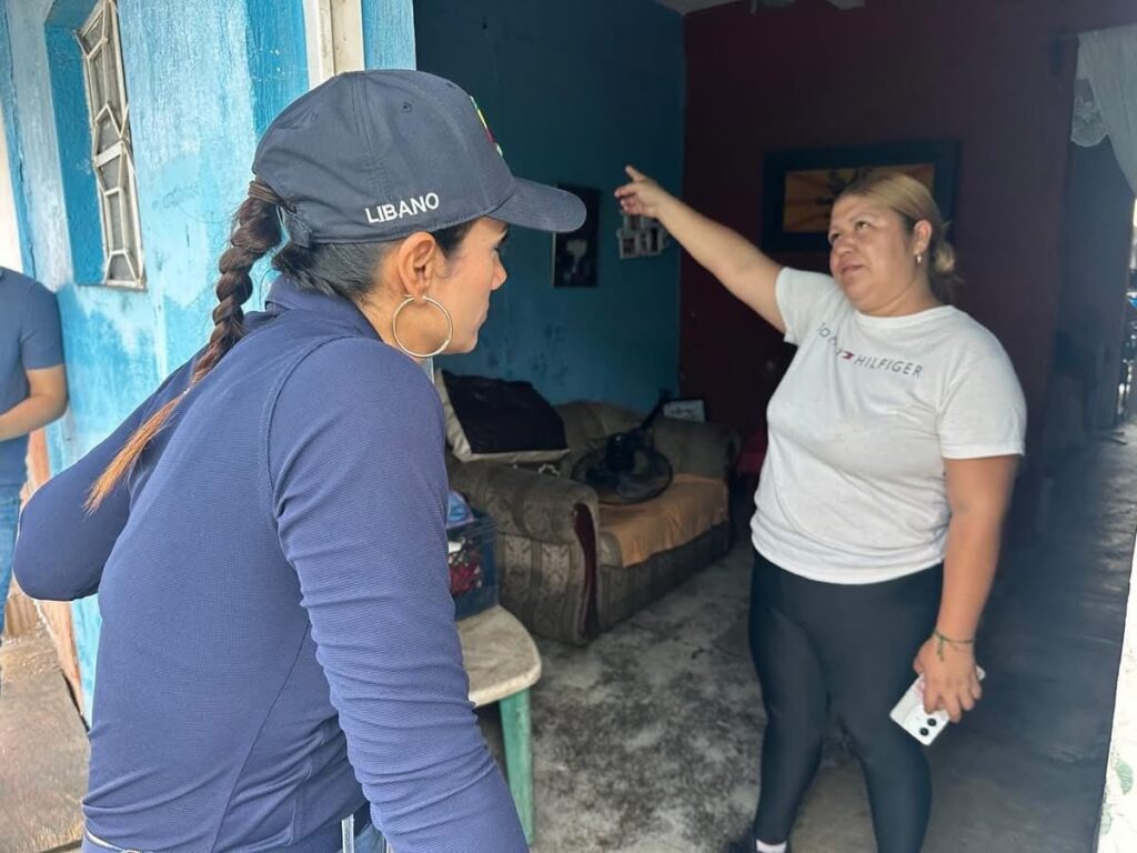 542760878_1173810824782090_190738591772403309_n-1024x768 Funcionarios Estatales Brindan Ayuda a Afectados por Intensas Lluvias