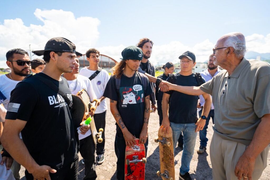 550463670_1189635649866274_2774394816537665273_n-1024x682 Jóvenes Nayaritas Diseñan su Propio Skatepark
