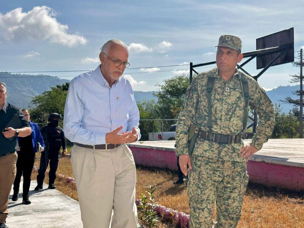 WhatsApp-Image-2025-10-24-at-23.16.34-1024x768 SEGURIDAD, PRIORIDAD GUBERNAMENTAL