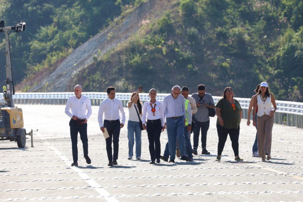 577035205_1391916882291519_1088129979206963821_n-1024x682 AL FIN..! AUTOPISTA TERMINADA