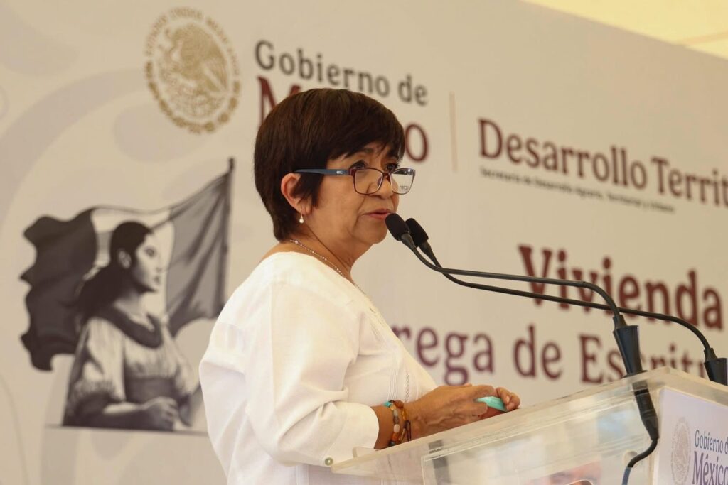 578643750_1231355582360947_1001578431526755156_n-1024x683 Entregan 400 Escrituras del Programa "Vivienda para el Bienestar"