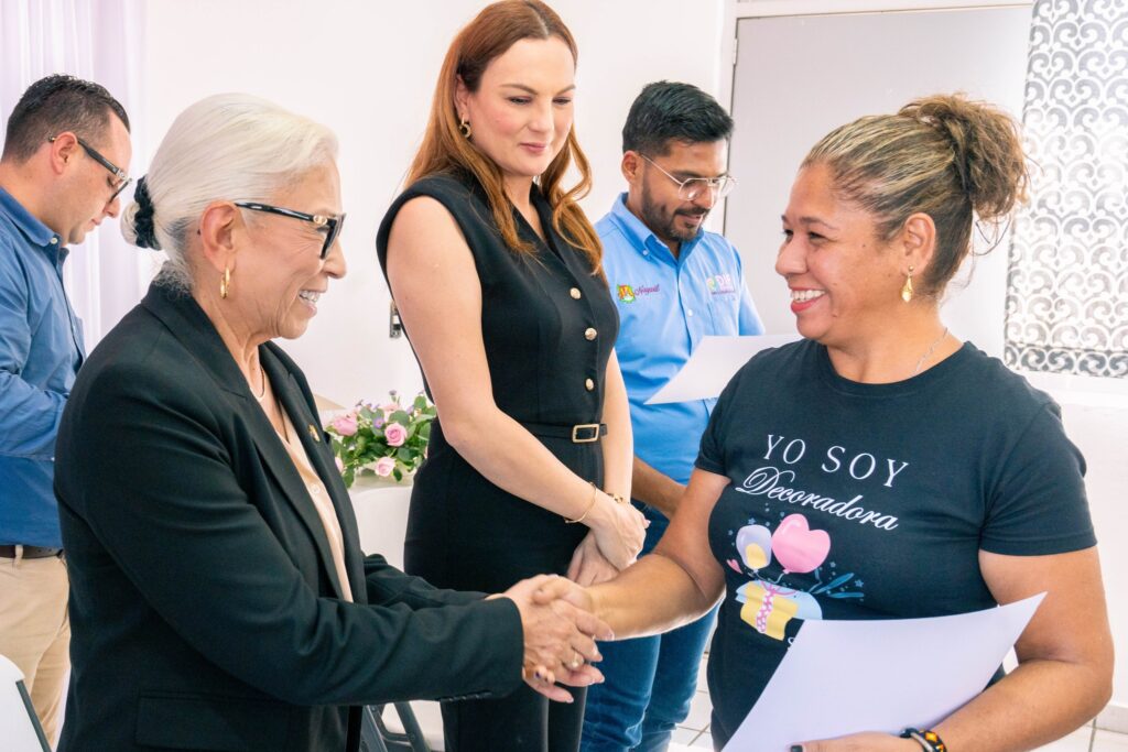585914208_1165689888987284_8334836424369120575_n-1024x683 Clausuran Cursos del DIF Nayarit en el Centro de Capacitación CECAP