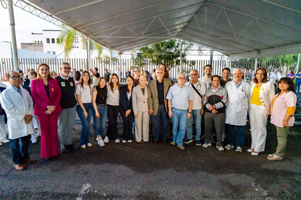 597706233_1181317650757841_6655032192278228309_n-1024x682 Encabezan  Beatriz Estrada y Miguel Ángel Navarro Jornadas de Cirugías Reconstructivas