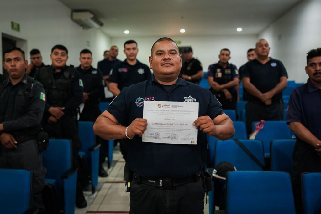 622371902_1290298406466664_7631177889556479552_n-1024x684 Impulsa el Gobernador Capacitación y Coordinación Policial en Nayarit