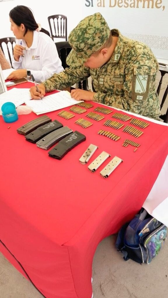 625010151_1297342919095546_3966210351081183556_n-576x1024 Concluye con Éxito Campaña de Canje de Armas 2026 “Sí al Desarme, Sí a la Paz”