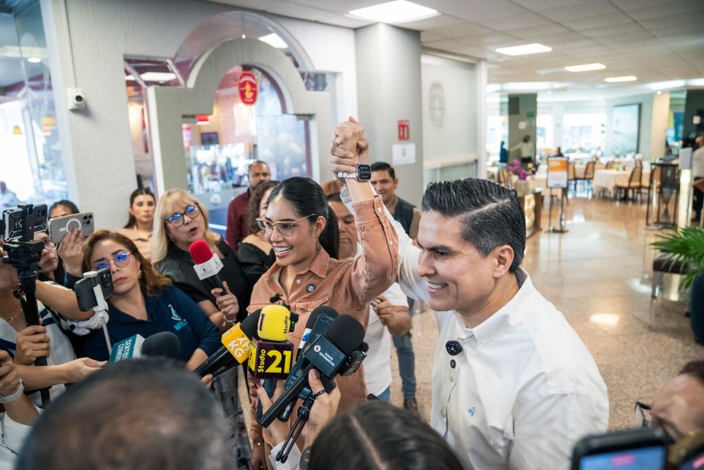 629085827_1561620725963611_115676338639021973_n-1024x683 LAS PRISAS DE PAVEL Y GERALDINE