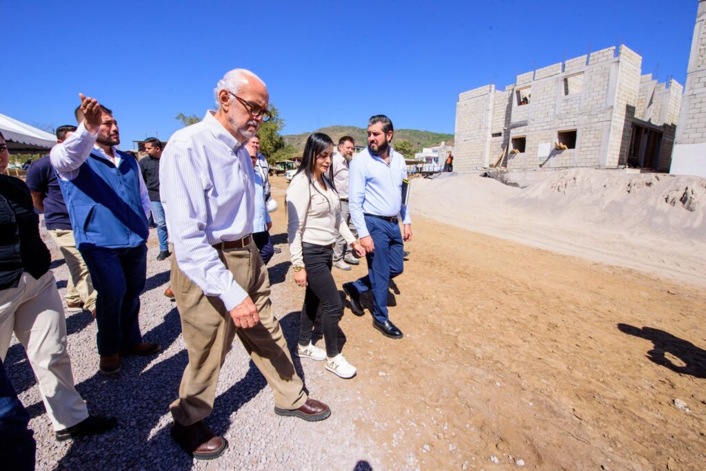 630542589_1305982468231591_3244367093815777554_n-1024x684 Miguel Ángel Navarro se Reúne con el Director de la Comisión Nacional de Vivienda
