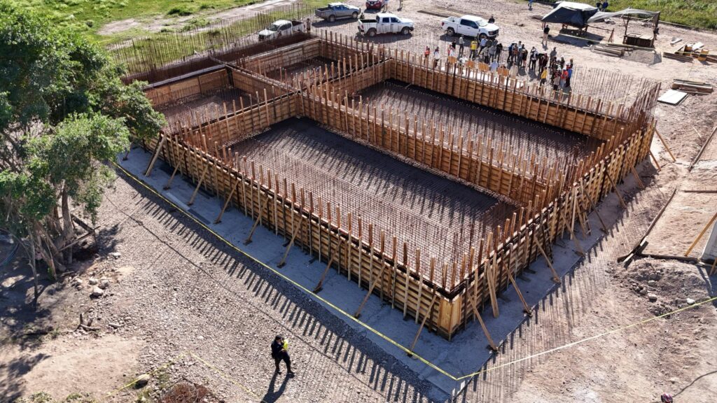 640255701_1237729408449998_5234743012908490103_n-1024x576 Supervisan Obras para el Bienestar de las Familias de Tuxpan