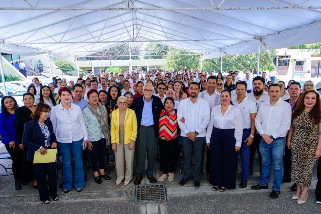 647048997_1322848166545021_3380949826804548745_n-1024x684 Entregan Vehículos y Equipamiento de Apoyo a Personal de Servicios de Educación Pública de Nayarit