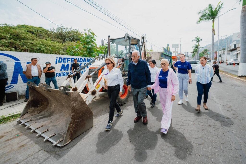 648420753_1325762802920224_8003171942898593951_n-1024x683 Arranca Renovación Integral de la Avenida Jacarandas en Tepic