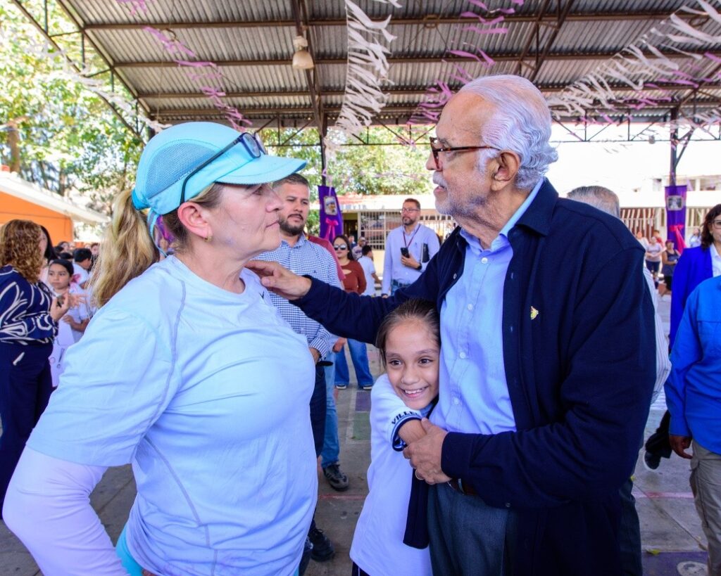 648628707_1323559969807174_4798110419375220111_n-1024x819 Fortalecen las Condiciones de Aprendizaje en el Estado de Nayarit