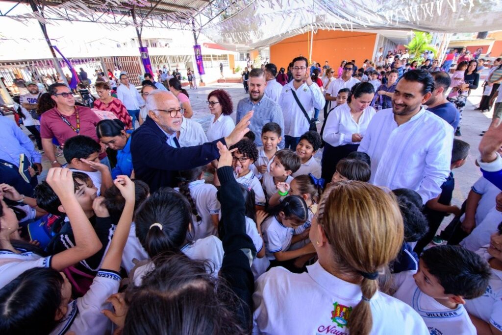 648660826_1323559919807179_3999984129494295256_n-1024x684 Fortalecen las Condiciones de Aprendizaje en el Estado de Nayarit