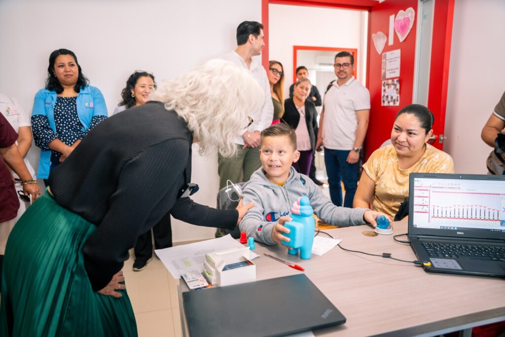 649683894_1250642213825384_8982870326892870138_n-1024x683 Activan Auxiliares Auditivos a Pacientes con Implantes Cocleares en el CREE