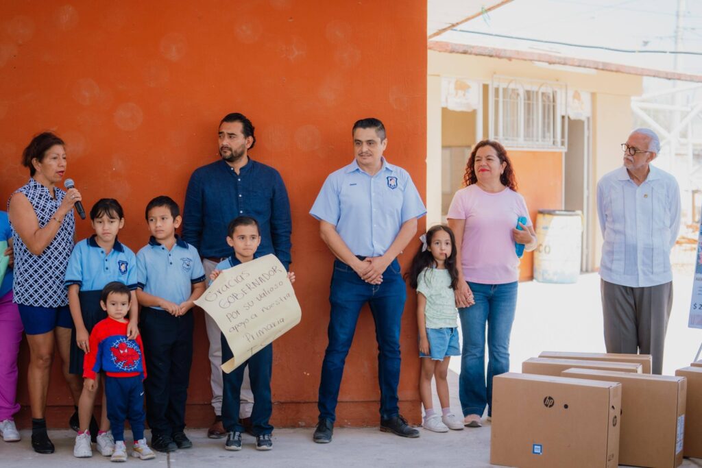 654864448_1336919995137838_2148304314052599871_n-1024x683 Supervisa el Gobernador Navarro Quintero Obras en Primaria de Tepic