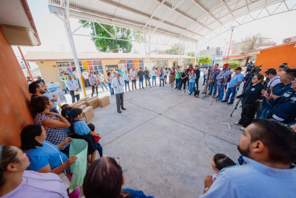 654892031_1336919875137850_1933973934140312255_n-1024x683 Supervisa el Gobernador Navarro Quintero Obras en Primaria de Tepic