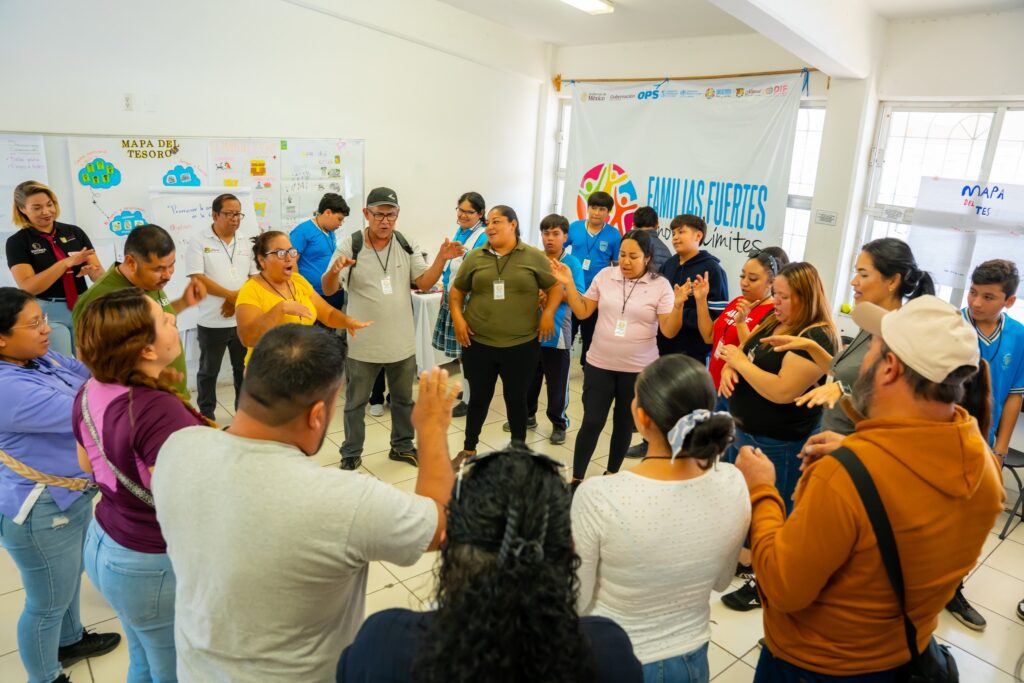 684542036_1290796029810002_1648923355304035806_n-1024x683 DIF Imparte Programa “Familias Fuertes: Amor y Límites”