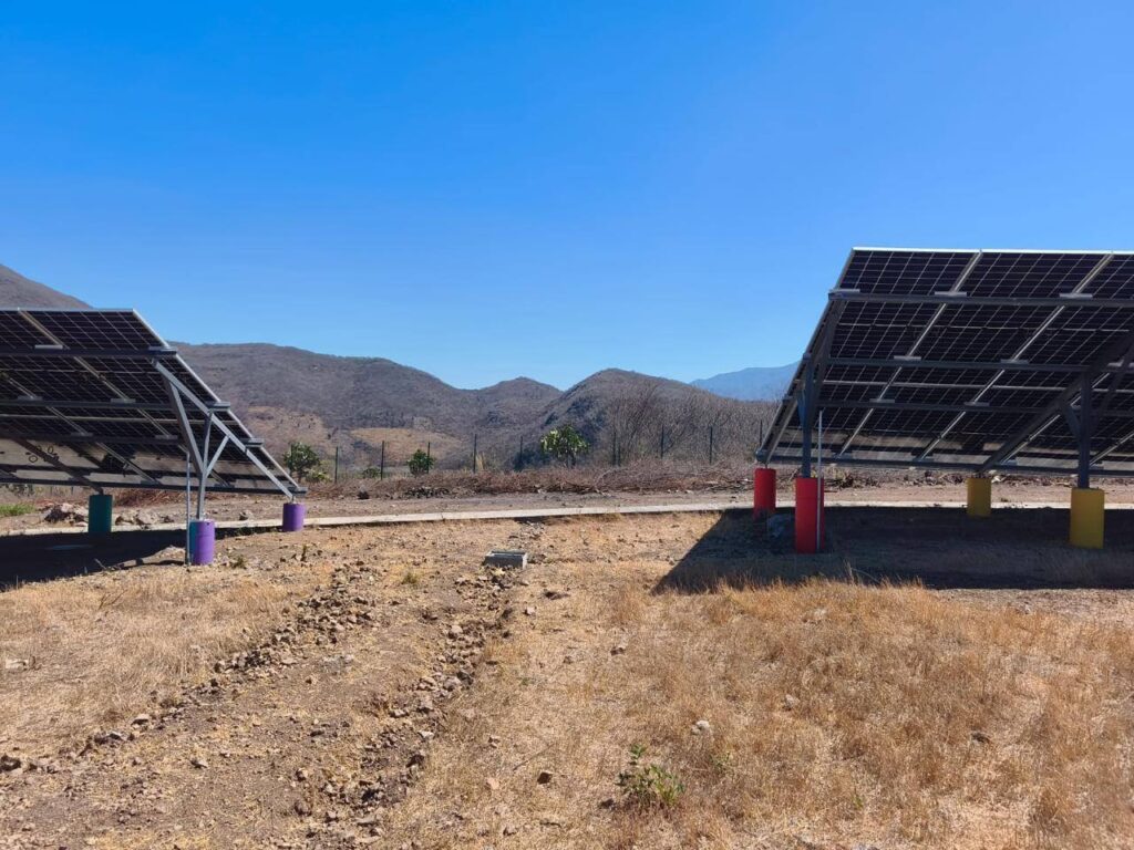 698919605_1380171330812704_7869501963870556985_n-1024x768 Granja Solar en Del Nayar Lleva Energía Contínua a Familias Serranas