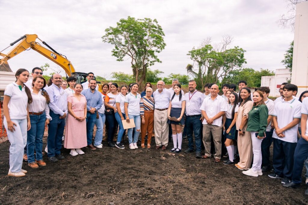 743563902_2479966832429879_8054213807936486353_n-1024x683 Inicia Construcción de la Universidad Nacional Rosario Castellanos