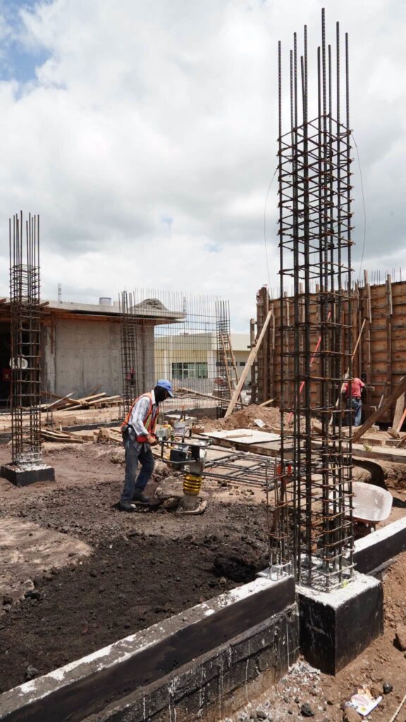 759611535_1035888708923673_995654394841827108_n-576x1024 Avanza Construcción del Instituto Estatal de Estudios Superiores en Seguridad de Nayarit