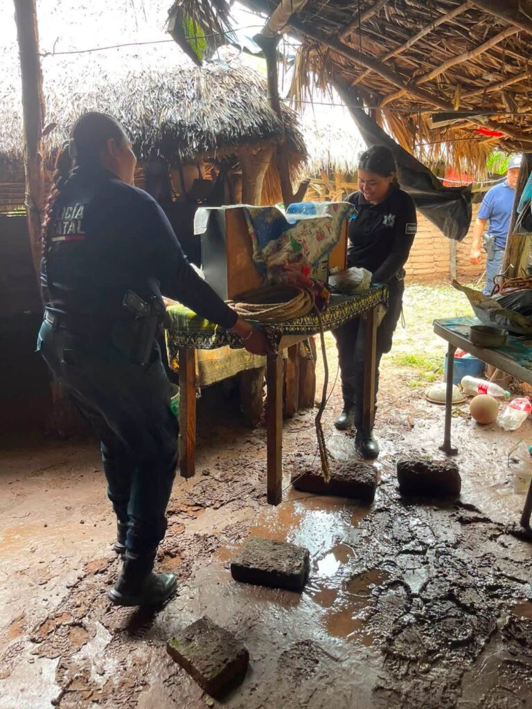 759676833_2025084488110724_7168872183123228871_n-768x1024 SSPC Brinda Apoyo a Familias Afectadas Inundaciones en Rosamorada